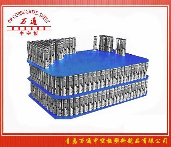 <strong>啤酒、飲料托盤(pán)包裝用塑料中空板墊板</strong>